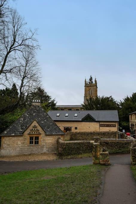 Chic Cotswold Tiny Home - Oddity House Blockley Eksteriør billede