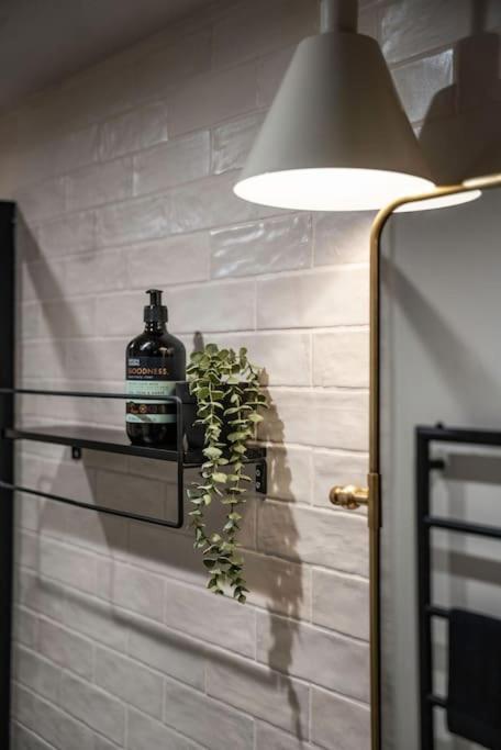 Chic Cotswold Tiny Home - Oddity House Blockley Eksteriør billede